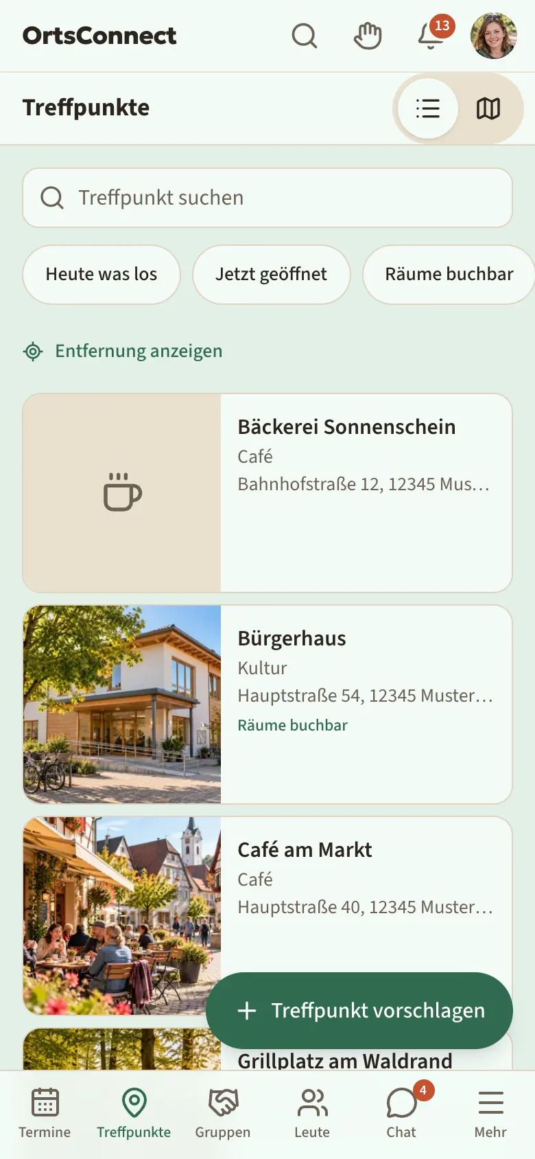 Bereich „Treffpunkte“ in der Listenansicht mit den Auswahlknöpfen Heute was los, Jetzt geöffnet, Räume buchbar und Gastro, Einkaufen usw., darunter drei Karten von Treffpunkten mit Bild, „Geöffnet bis 18:00“ und Entfernung