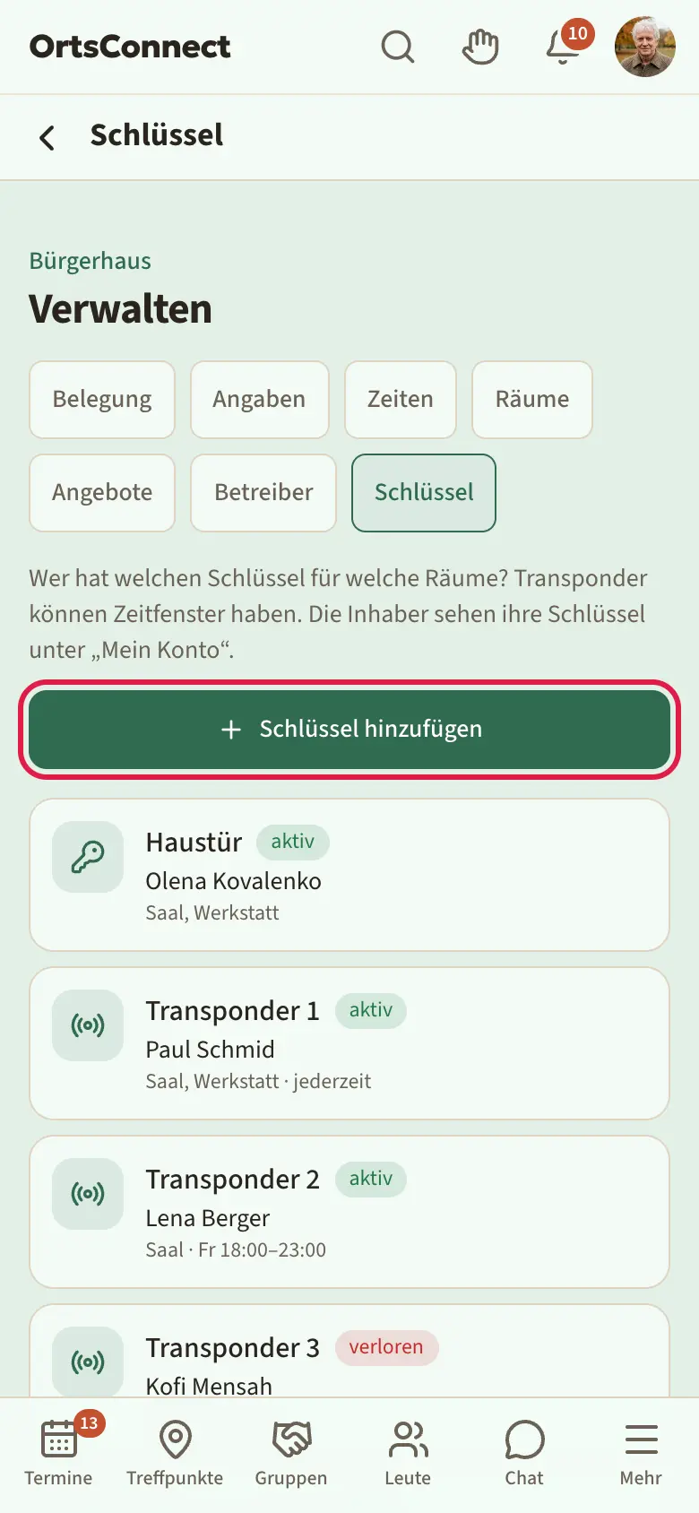 Verwaltung › Schlüssel: Reiter „Schlüssel“ aktiv, Liste mit Transpondern und einem Schlüssel (Inhaber, Räume, „jederzeit“ bzw. Zeitfenster, Status „aktiv“ und „verloren“, einer „nicht ausgegeben“), Knopf „Schlüssel hinzufügen“ markiert