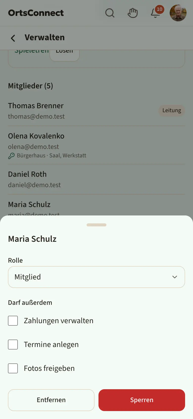 geöffnetes Fenster zu einem Mitglied mit Auswahl „Rolle“, Bereich „Darf außerdem“ mit Haken bei „Termine anlegen“ und den Knöpfen „Entfernen“ und „Sperren“