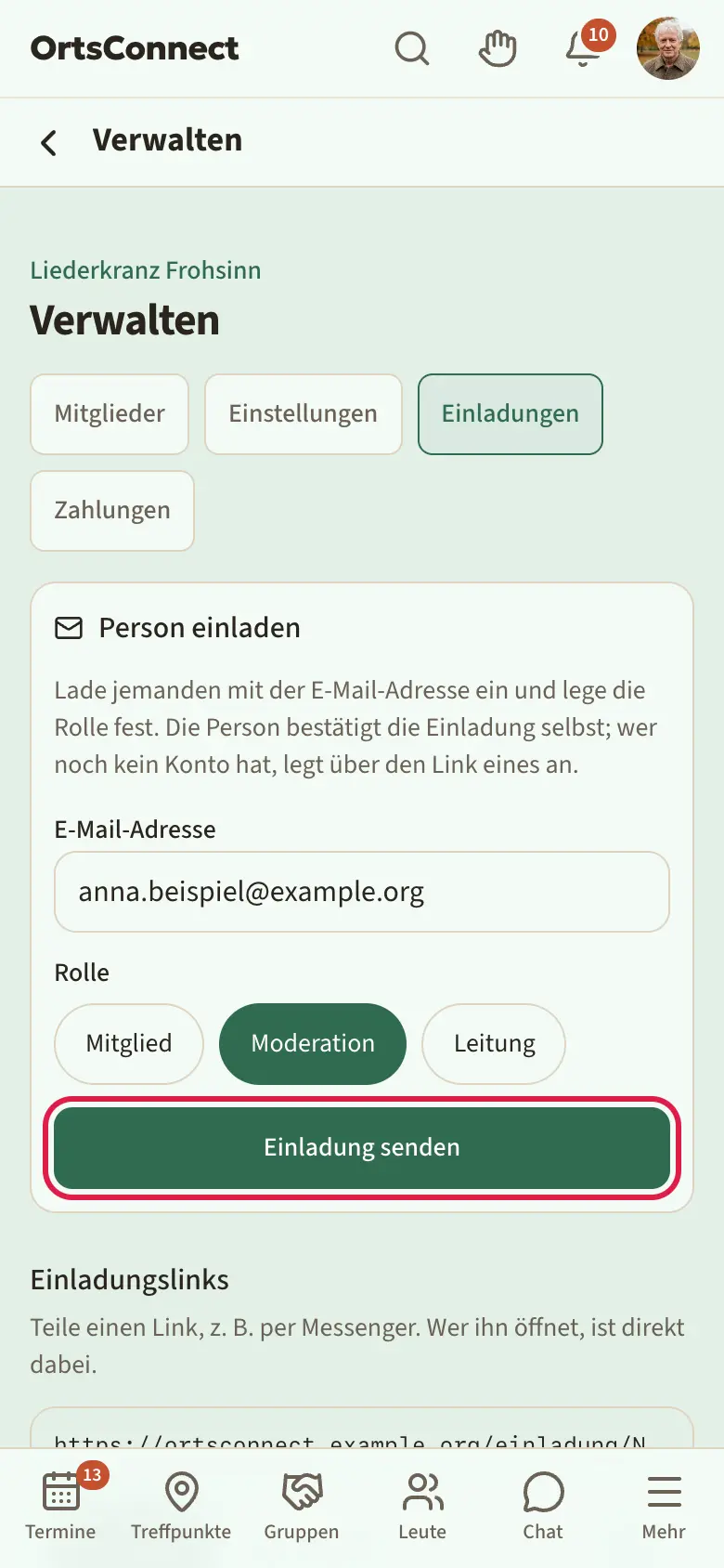 Verwalten › Einladungen: oben „Person einladen“ mit E-Mail-Adresse und Rolle (Mitglied, Moderation, Leitung), darunter „Einladungslinks“ mit einem bestehenden Link (Nutzung und Ablaufdatum, Knöpfe „Teilen“ und „Kopieren“) und dem Formular „Neuen Link erzeugen“